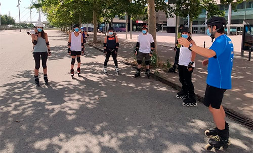 Classe de patinatge al Parc del Fòrum